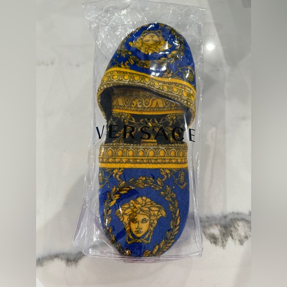 Versace Baroque Print Bath Slippers - Picture 6 of 6
